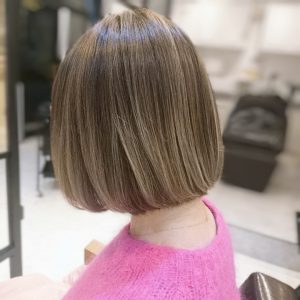 ブリーチハイライトでツヤ髪を実現したヘアスタイル